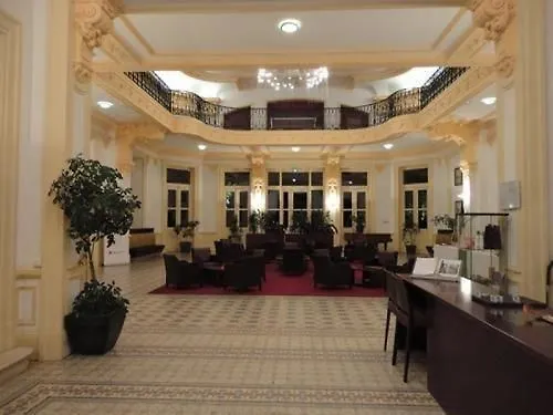 Aparthotel Terres De France - Appart'Hotel Le Splendid Allevard